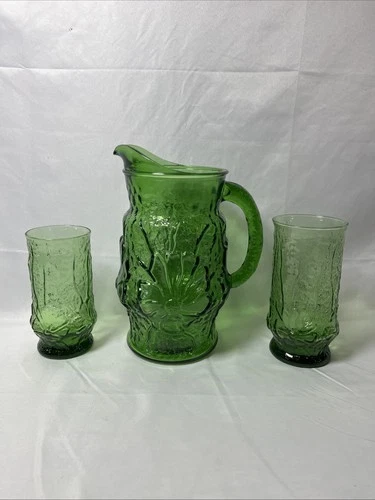 Vtg. Green Glass Anchor Hocking Pitcher Rain Flower Daisy Textured 64 oz 10”