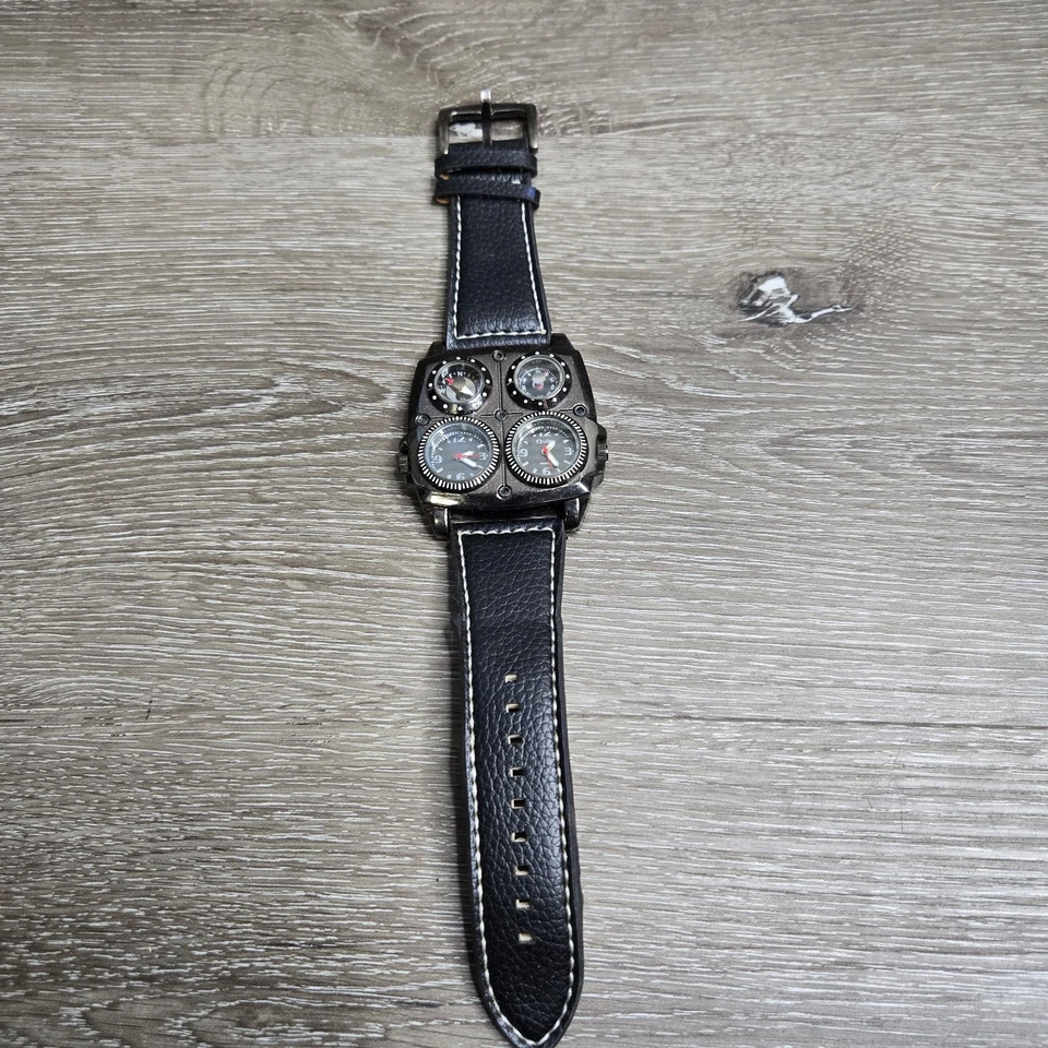 OULM男士双时区军用手表装饰指南针大表盘皮革1140 — 第 2/4 张图片