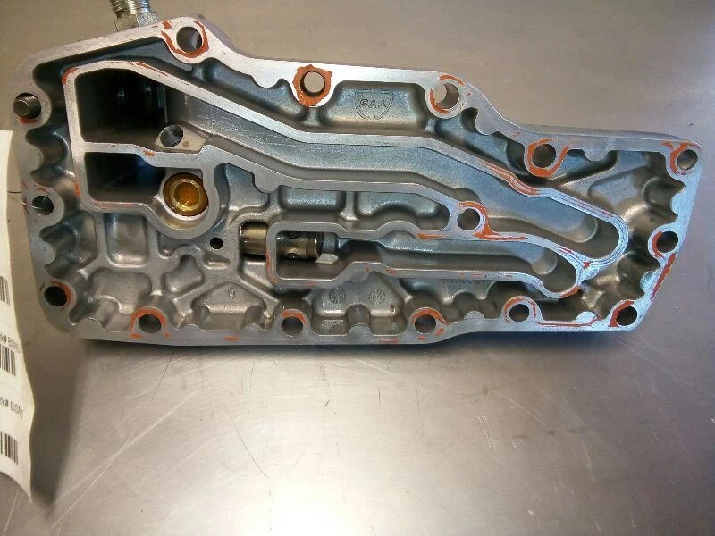 Adaptador de filtro de aceite de 2011 RAM3500 6,7 L turbo diésel 5450425 Foto 4 de 4