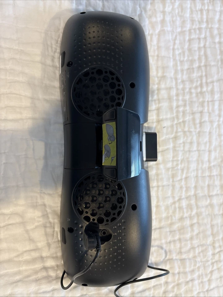 Base de altavoz recargable portátil Logitech S715i de 30 pines para iPod/iPhone Foto 3 de 3