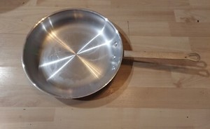 Winco AFP-12, 12-Inch Mirror Finish Aluminum Fry Pan, NSF