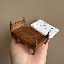 1:24 Scale Dollhouse Miniatures Furniture Old Bed with Mattress Royal Palace
