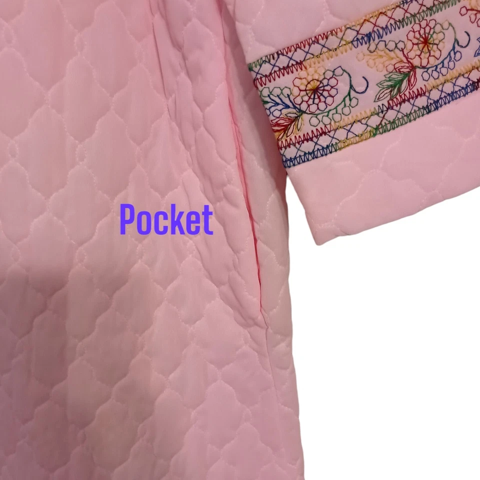 Bata De Colección Lane Bryant L Años 70 Caftán Abrigo Rosa Acolchado Bordado Mrs Roper Foto 4 de 4