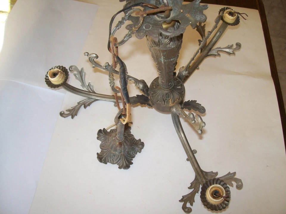 lampadario vintage 3 LUCI OTTONE -BRONZO VINTAGE FINITURA ARGENTO FUNZIONANTE - Immagine 3 di 4