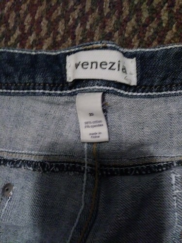 Venezia Jeans denim shorts women's 20 - Picture 3 of 6