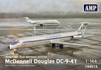 1/144 Classic Airliner : McDOnnell Douglas DC-9-41 [SAS & Swede] #144013 : AMP