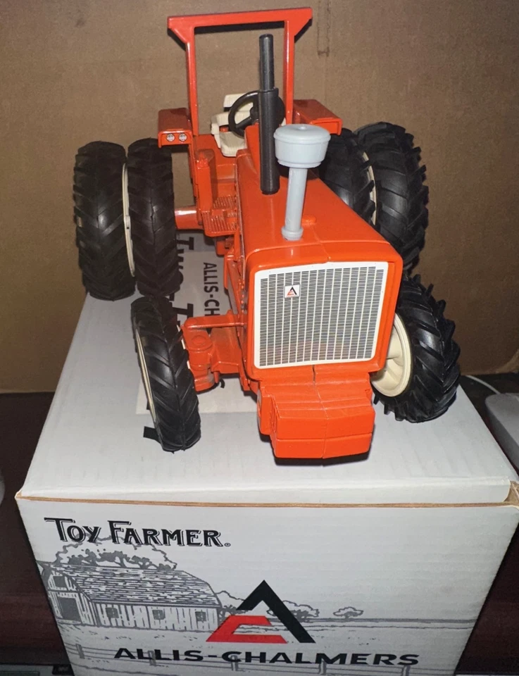 Ertl Allis Chalmers AC Two-Twenty Tractor 1995 Show Toy Farmer 1/16 #2623PA #10* - Image 2 of 4