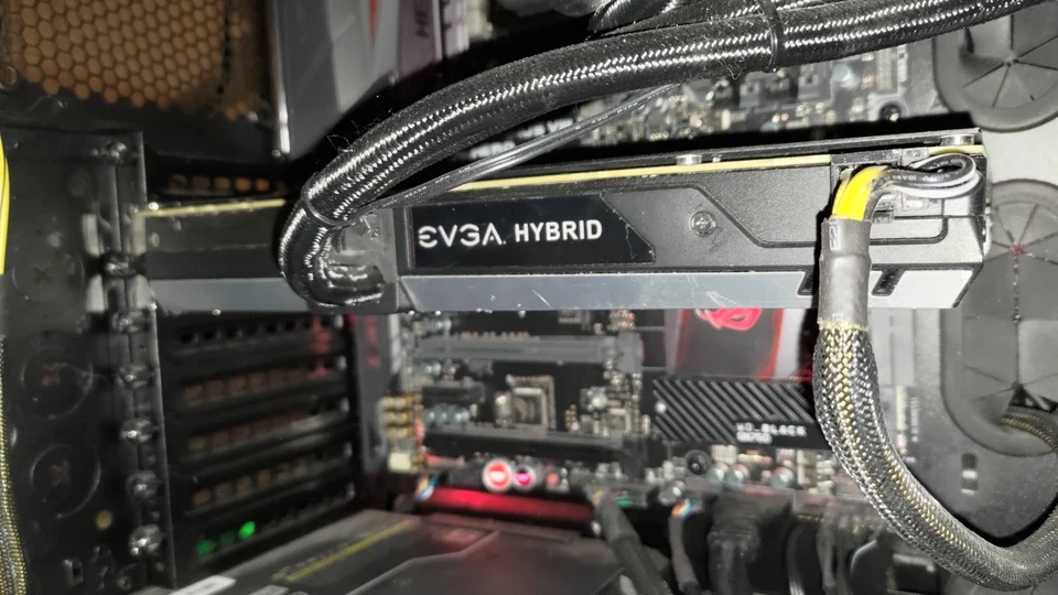 EVGA GEFORCE GTX 1080 FTW Hybrid Gaming Graphics Cards (08G-P4-6288-KR) - Image 3 of 3