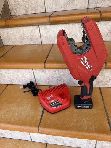 Milwaukee 2479-20 M12 1-1/4" - 2" Copper Tubing Cutter/4.0 BATTERY