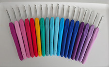 Lot of 18 The Woobles 4.0mm crochet hooks, unique colored UNnamed crochet hooks
