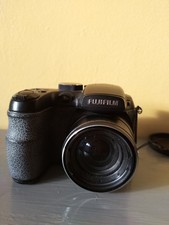 Fujifilm FinePix S1500 Digital Bridge Camera 10MP, 12x Optical Zoom 2x2GB SDCard
