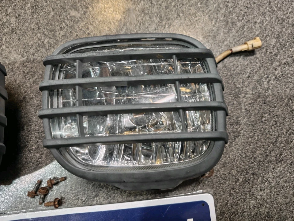 2001-2002 Subaru Forester Glass Fog Lights Lamps Grille Covers Pair Set Genuine - Image 3 of 4