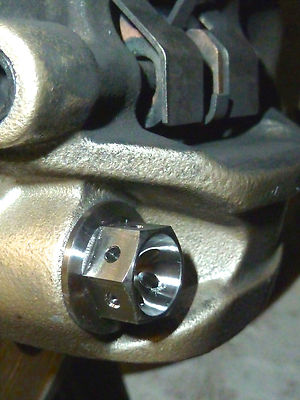 Suzuki GSX1300R Hayabusa 2021-2025 FRONT BRAKE CALIPER MOUNT BOLTS TITANIUM HEX