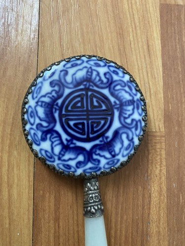 Gebrauchter, Vintage, chinesischer Hand-, Kosmetik-/Handtaschenspiegel emailliert, Jadegriff - Bild 4 von 12