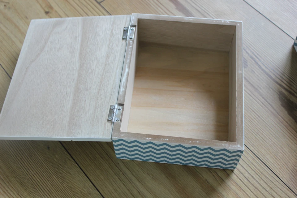 BEACH TREASURES ,KEEPSAKE BOX,KEEP YOUR HOLIDAY MEMORIES.CHOICE OF 2 - Image 2 of 2