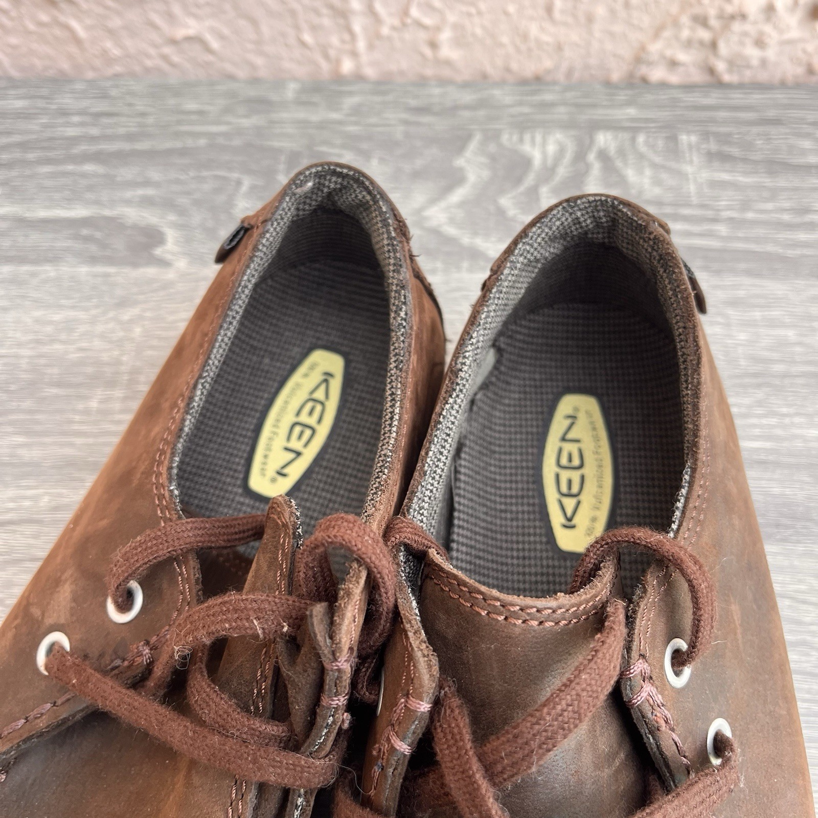 Scarpe casual Keen Moc Toe da uomo taglia 6 in pelle marrone 1007861