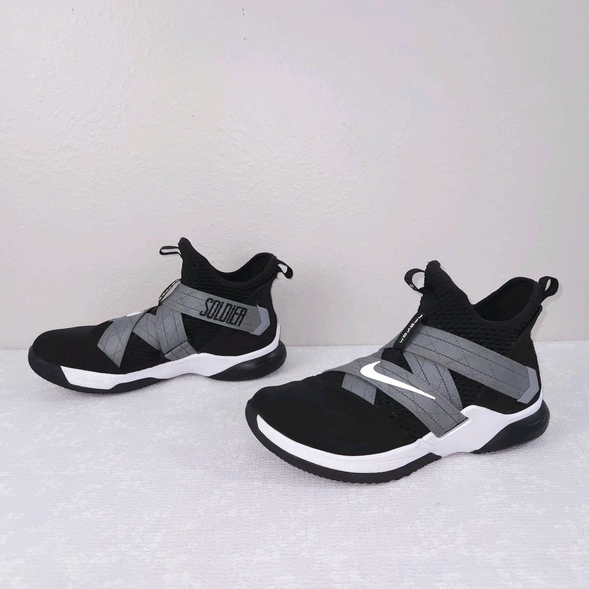 Preços baixos em Nike LeBron Soldier 12 Air Raid | eBay