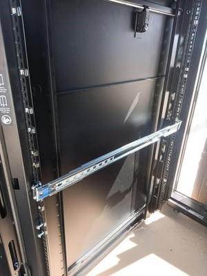 (more server parts! ask! ) APC E242296 NetShelter 42U Server Rack 19'' Cabinet