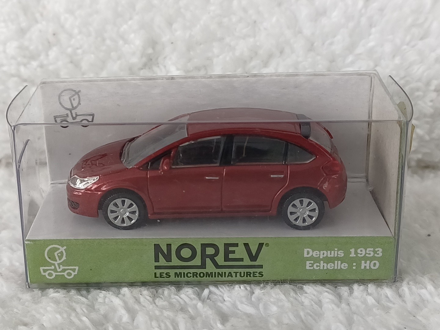 Norev 1/87 Scale 155490 Citroën C4 Plastic Model Car Red Colour Variant