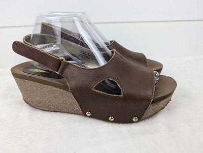 Volatile Platform Wedge Sandal Brown Size 9 Cut Out Stud Leather Boho Festival 
