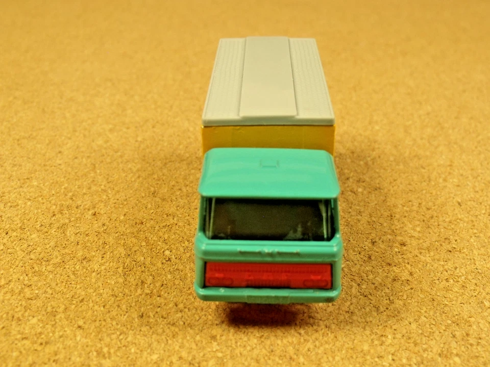 OLD VINTAGE LESNEY MATCHBOX # 47 DAF TIPPER CONTAINER TRUCK AQUA - Image 4 of 4