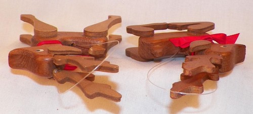 2 Reindeer Christmas Ornaments Wood Wooden Vintage Decoration #237 - Picture 4 of 5