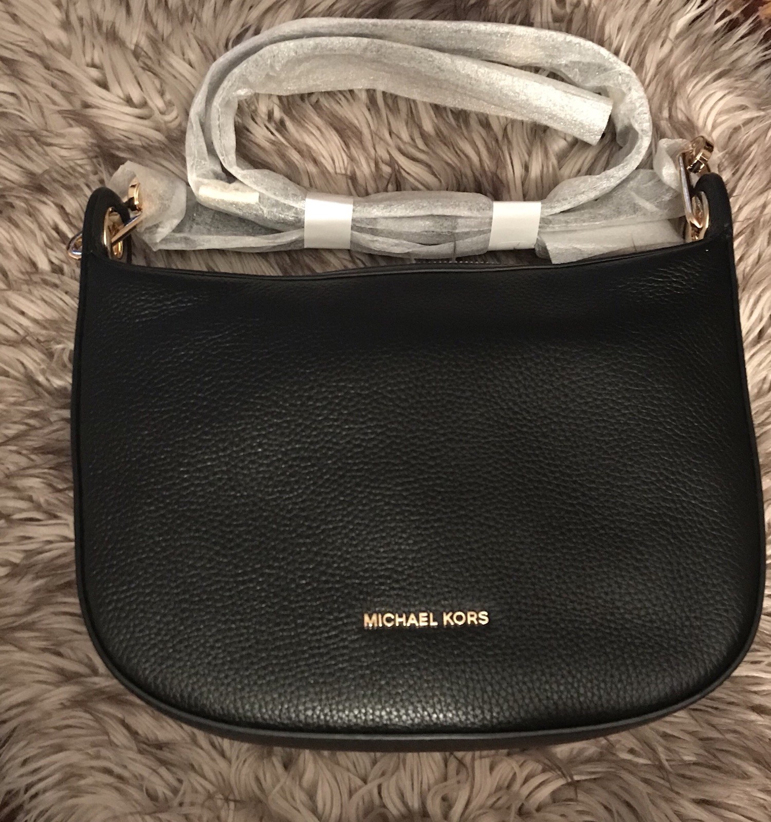 NWT Michael Kors Barlow Black Pebbled Leather Medium Messenger Bag, Gold Tone HW eBay