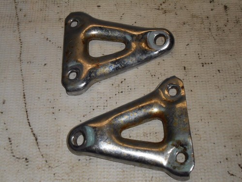 75 HONDA GL1000 GL 1000 GOLDWING PAIR REAR UPPER MOTOR MOUNTS - Picture 3 of 4