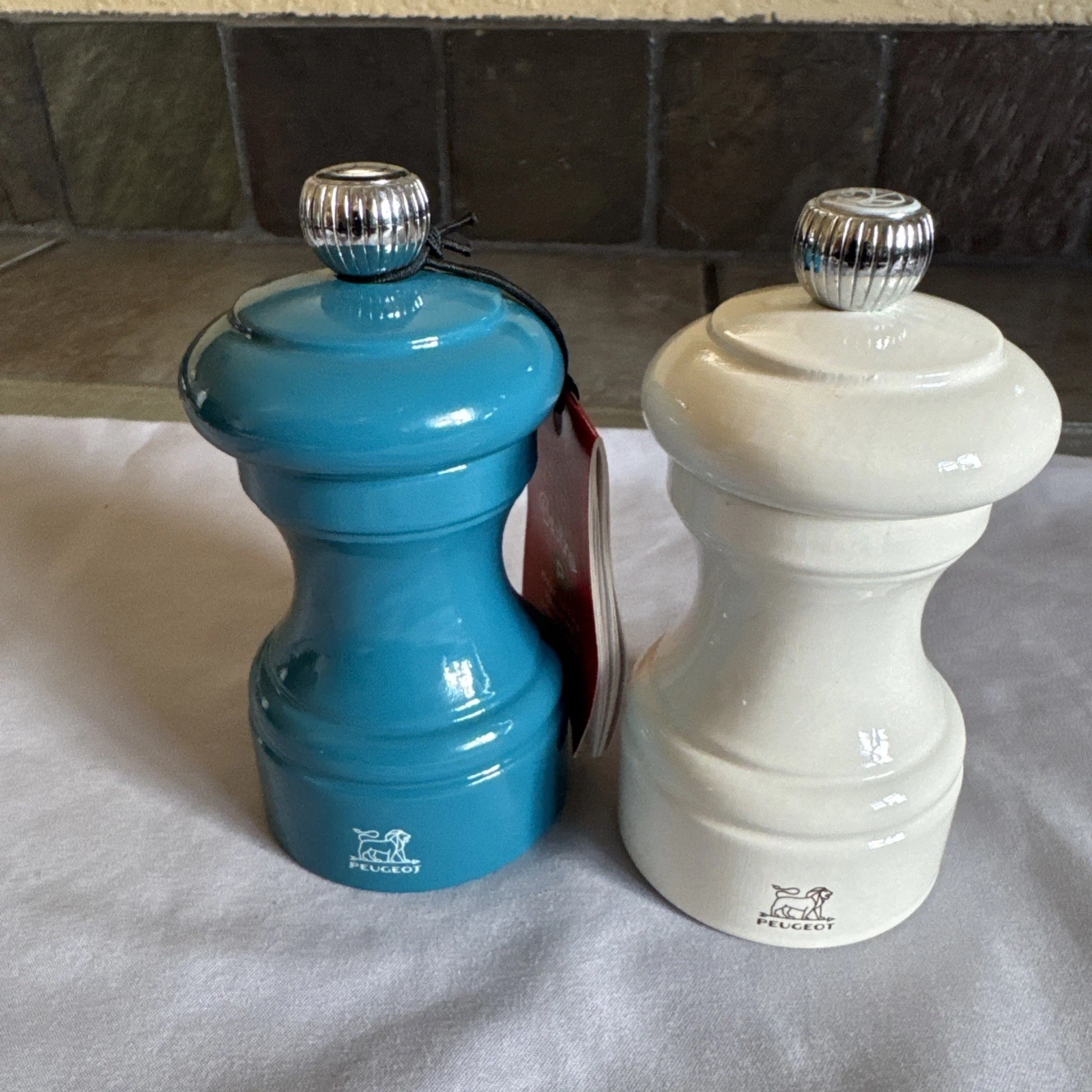 Peugeot Bistro Manual Salt Pepper Mill Grinder Set 4”. Blue S2 White New
Opens in a new window or ta