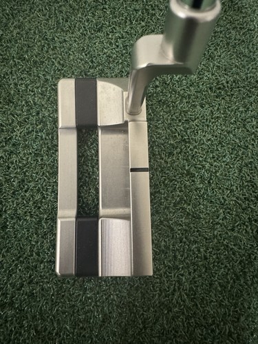 Putter Scotty Cameron SQUAREBACK LIMITED 34 Pouces – Édition Vacances 2013 – Occasion