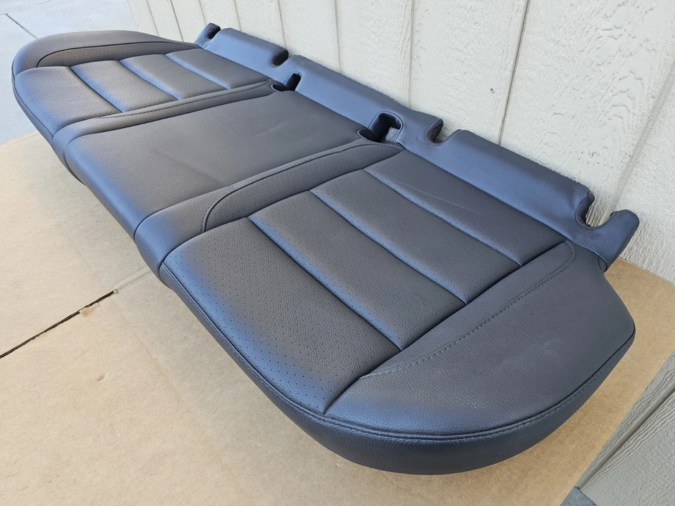 Volkswagen Jetta MK5 2005-2010 Wolfsburg OEM asiento trasero de cuero negro bonito Foto 3 de 4