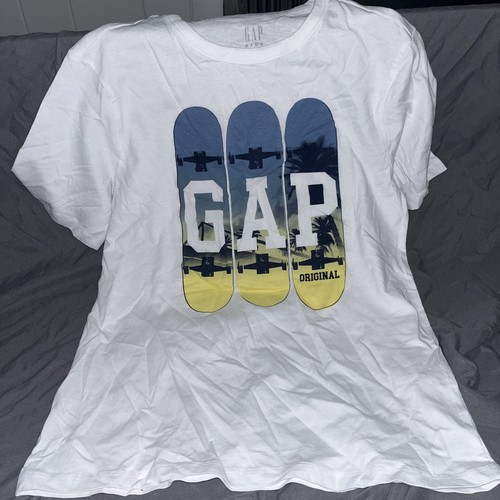 Boys Shorts/Shirts Size 14/16/18 Lot Of 4: Gap, Hurley l, Levi’s & Champion - Picture 2 of 21