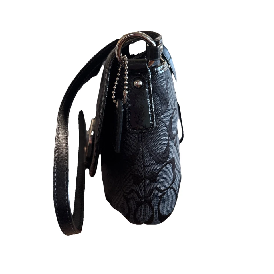 Bolso de hombro Coach firma 'C' monograma lona. Foto 3 de 4