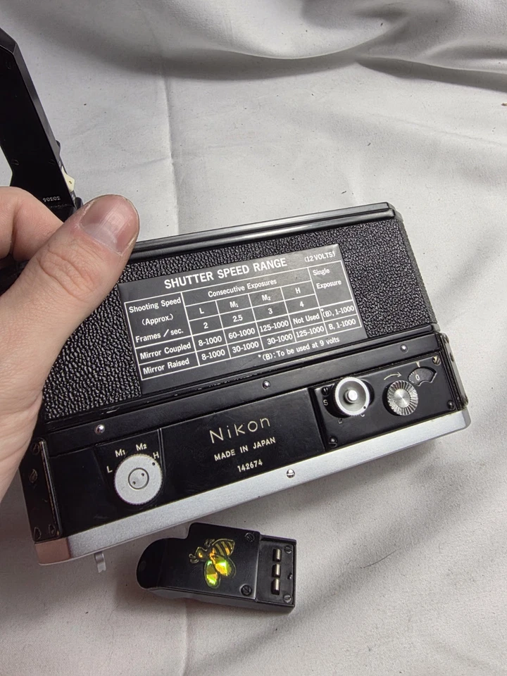 VINTAGE NIKON F CAMERA MOTOR DRIVE F36 WITH BATTERY PACK - Needs Work. For Parts - Image 4 of 4