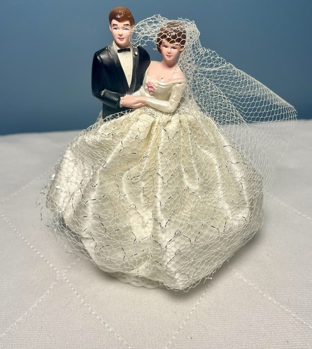 Vintage Wedding Cake Topper Bride Groom Brunette Blue Eyes 1950-60 RARE Lace