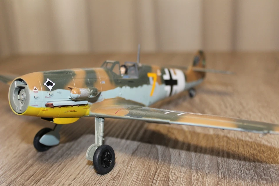 Flugzeug Plastikmodell 1:32 - Bild 3 von 3