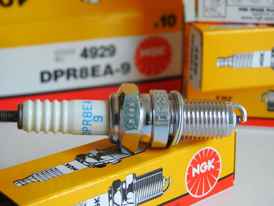 Nuevo de Lote Antiguo Honda XR-600R. 1985-1998. 5 Bujías NGK-DPR8EA-9.Hechas en Japón. Foto 2 de 4