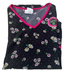 Scrubstar Women's Simple Daisy V-Neck Print Scrub Top Small