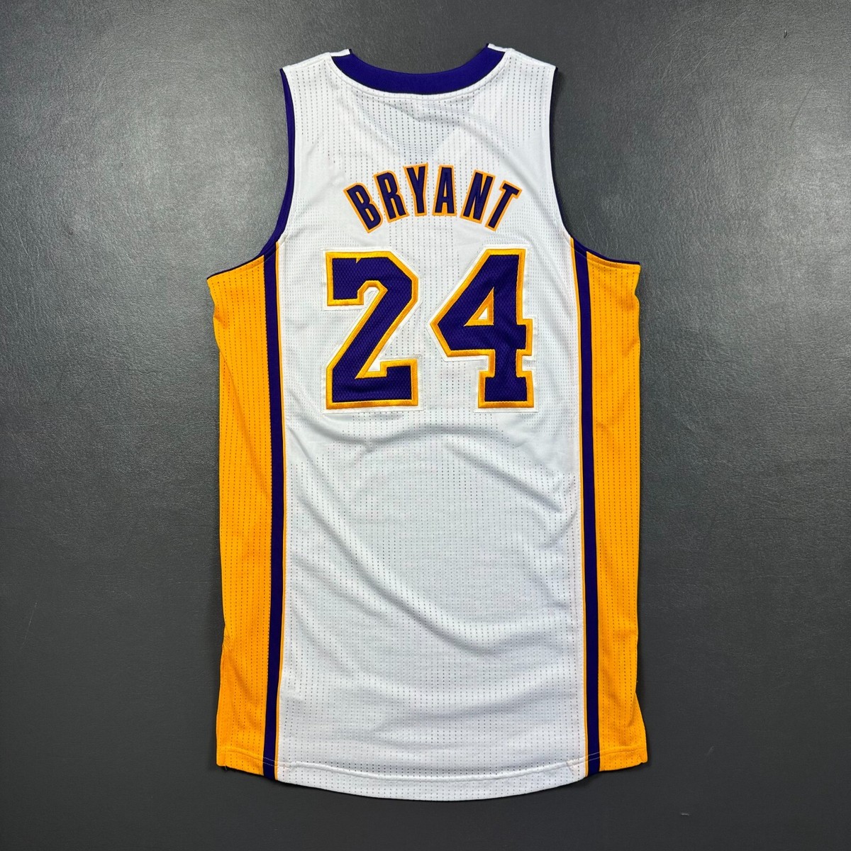 100% Authentic Kobe Bryant 2011 Xmas Lakers Jersey Size L 44 Mens