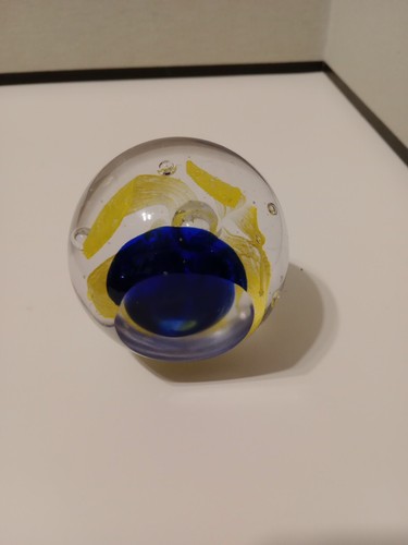 Vintage Glass Paperweight Calla Lily Flower Yellow And Blue Art Hand-Blown 3" - Picture 6 of 6