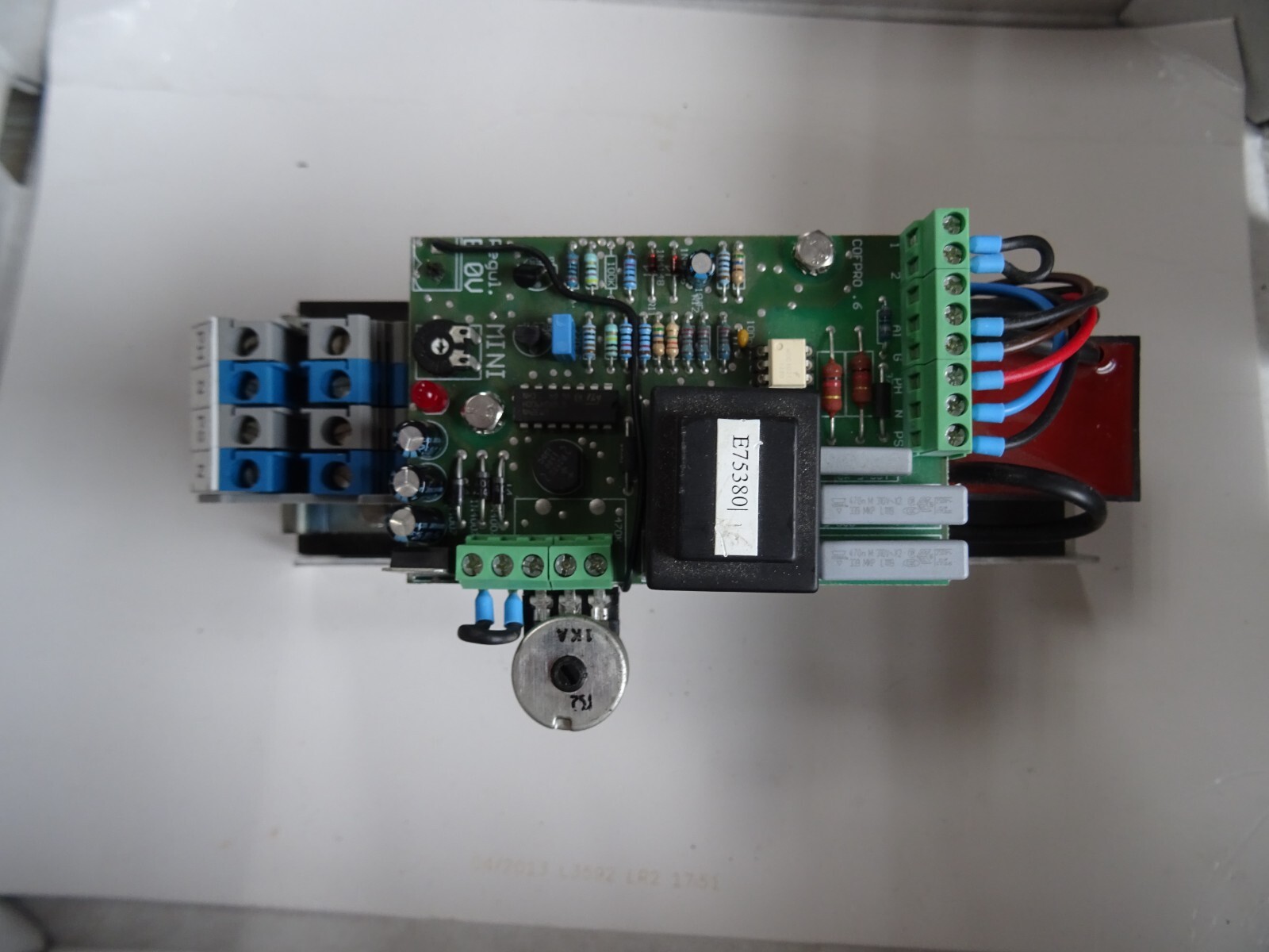 Variateur Triac BTA40-700B 3KW pour stopper la surchauffe des résistances