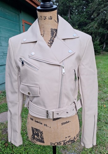 Chaqueta de moto de cuero vegano recortada Azalea Wang con cintura con cinturón - OFERTA - Imagen 1 de 5