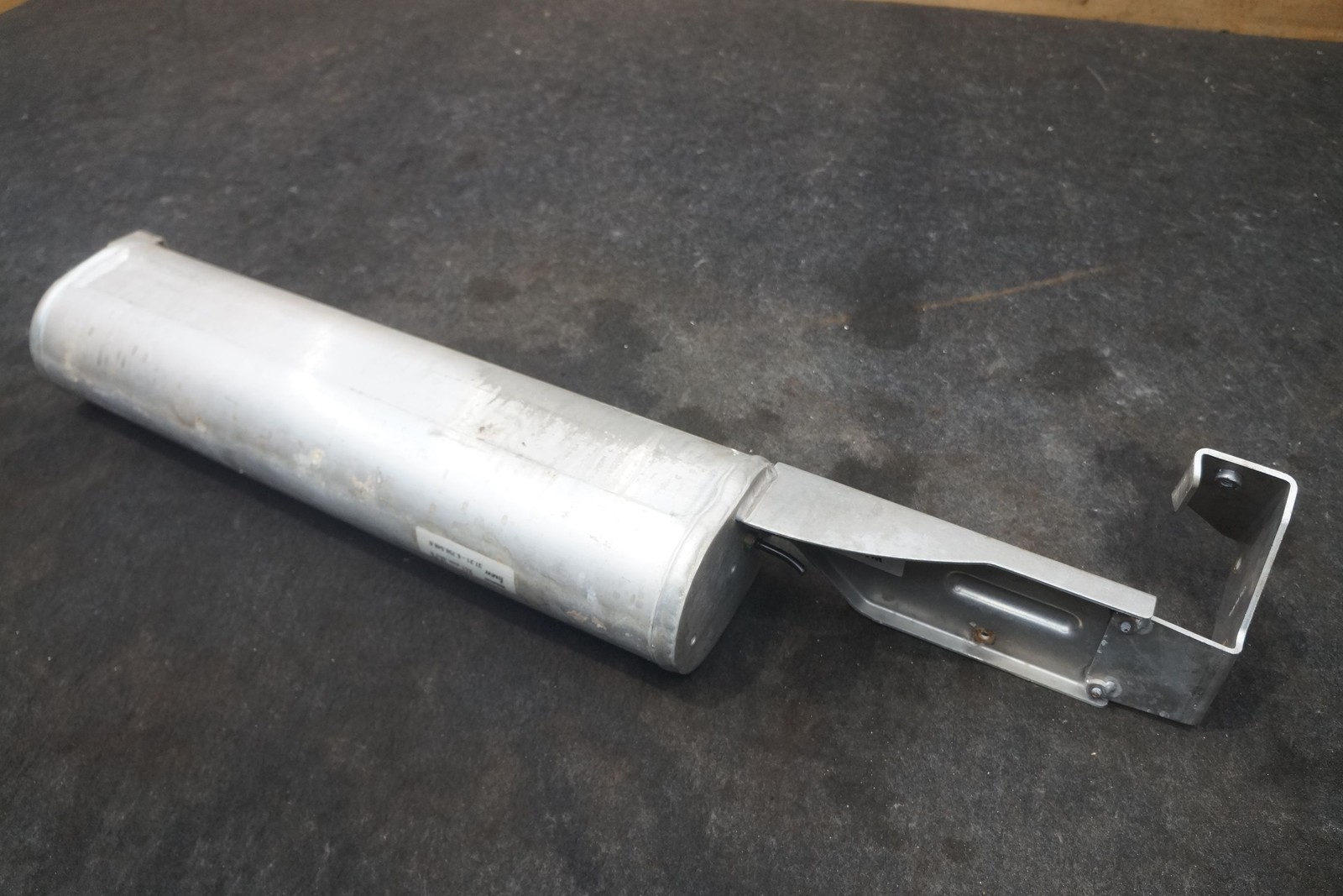 Air Pressure Accumulator Tank Reservoir 37216779714 OEM Rolls Royce Phantom 2004