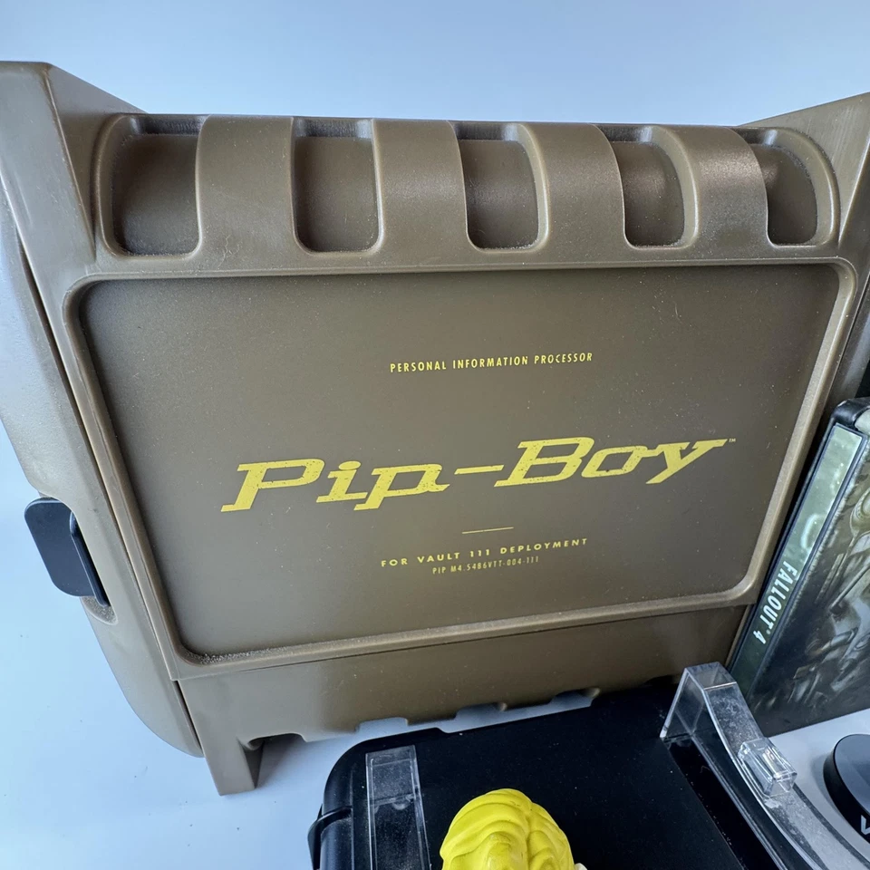 Lote de prendedores Bobblehead Fallout 4 Pip-Boy 3000 Mk IV + Antología Mini-Nuke Vault Boy Foto 2 de 4