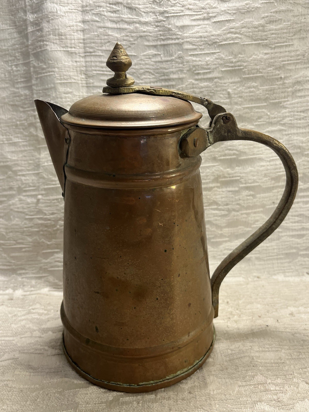 Vintage Copper/Brass Handle Hammered Farmhouse Coffee Pot 9&rdquo; Farmhouse -- 9095