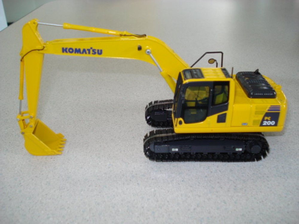 New! Komatsu hydraulic excavator PC200-8 type N1 1/50 Diecast f/s