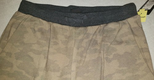 Boy's Art Class Camo Pull On Drawstring Waist Mid Calf Lounge Pants Sizes M, XL - Picture 2 of 3