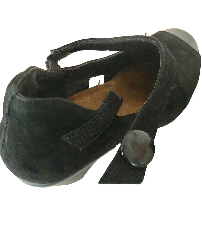 Salto cunha recortado couro camurça preto NAOT EUA 6 EUC - Imagem 4 de 4