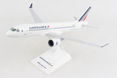 Air France Airbus A220-300 F-HZUA 1/100 scale desk model Skymarks