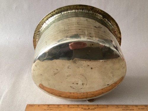 ANTIKE SPINNMESSING-KOCHSCHÜSSEL AUS GESPONNENEM FRÜHEM 19. JAHRHUNDERT 8,5 Zoll D, 4,5 Zoll H. - VERZINNT - Bild 6 von 10